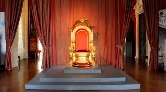 UN TRONO PER NAPOLI
